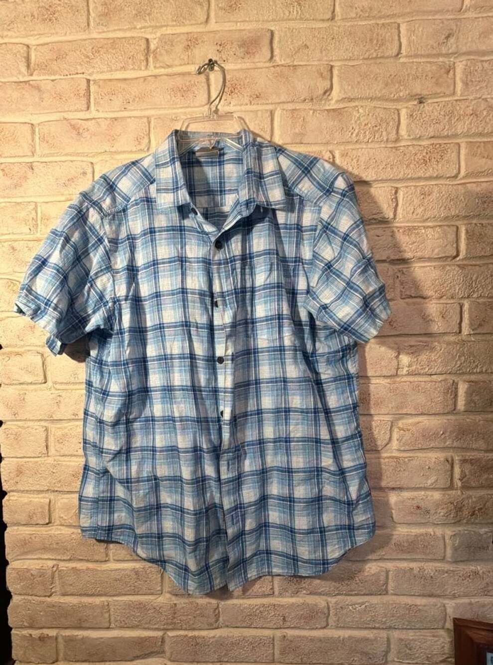 Columbia Sportswear Company Men's Blue White Plaid Short Sleeve Button Down